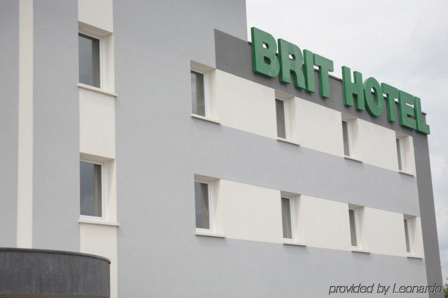 Brit Hotel Piscine & Spa - Fougeres Lecousse Eksteriør bilde